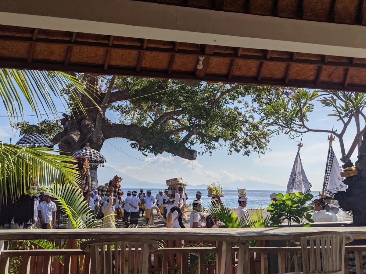 Sarinah Beach - Bistro & Bungalow Batununggul Buitenkant foto