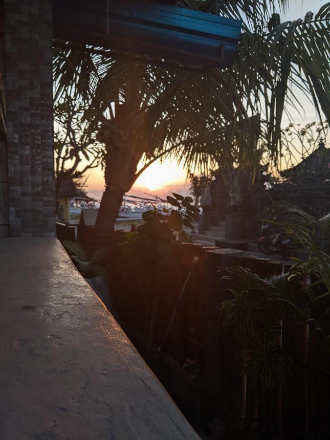 Sarinah Beach - Bistro & Bungalow Batununggul Buitenkant foto